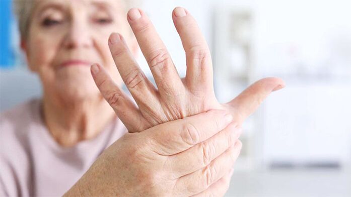 Související příznaky mohou hodně říci o příčině bolesti kloubů