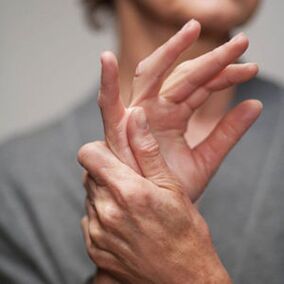 bolest kloubů prstů