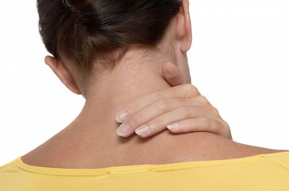 bolest krku jako příznak cervikální osteochondrózy